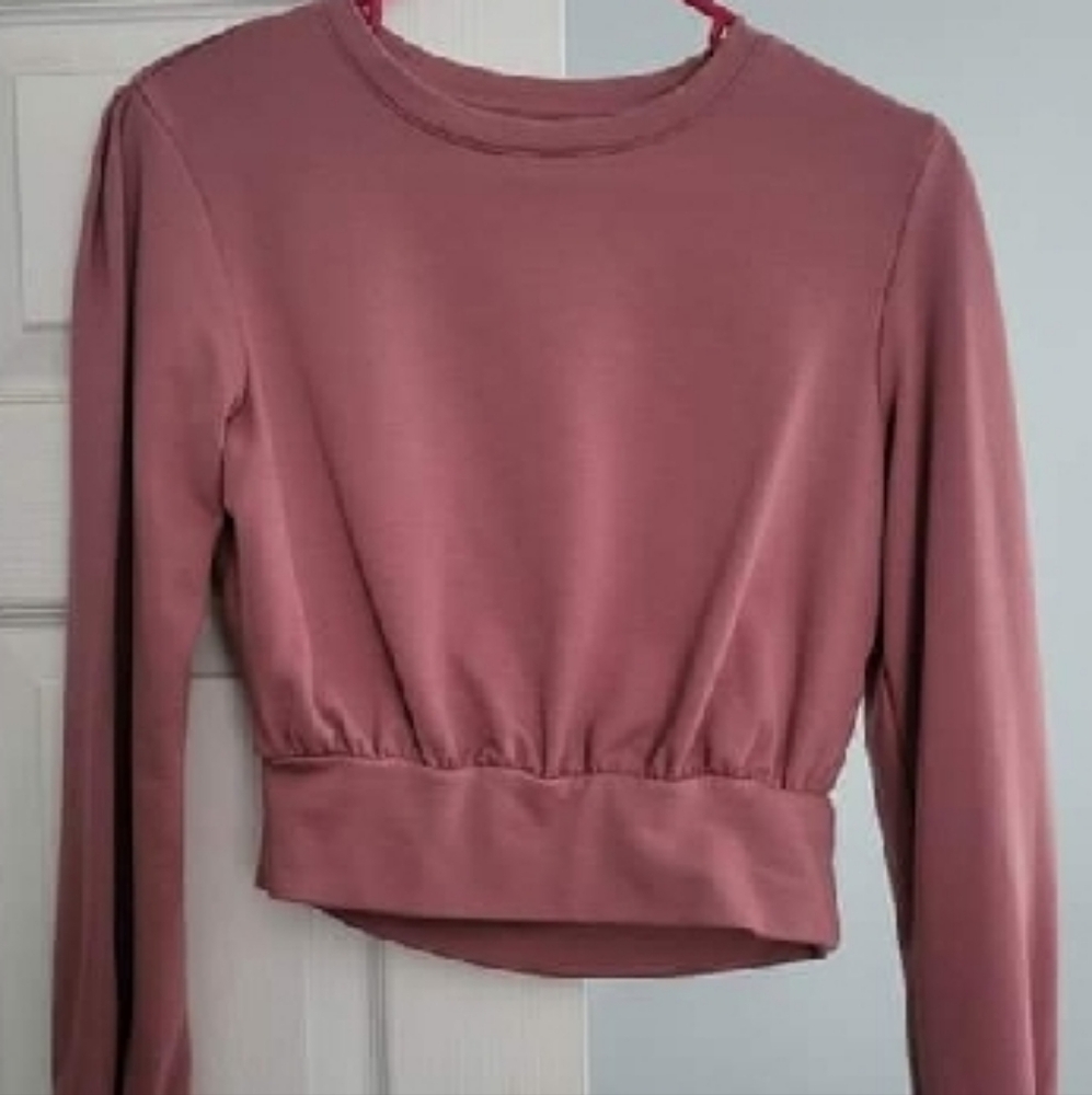 Mauve top size small NWOT